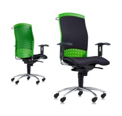 kolorowe krzesła w biurze